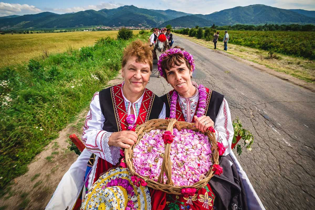 Valle de las Rosas en Kazanlak, uno de los viajes de naturaleza típicos de Bulgaria.