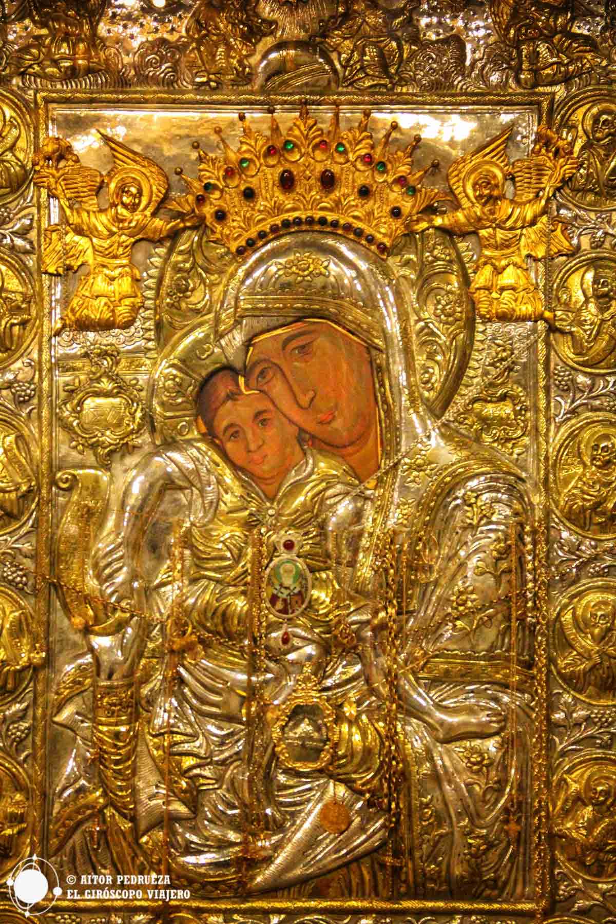 Iconos junto al iconostasio de la catedral de Sofía