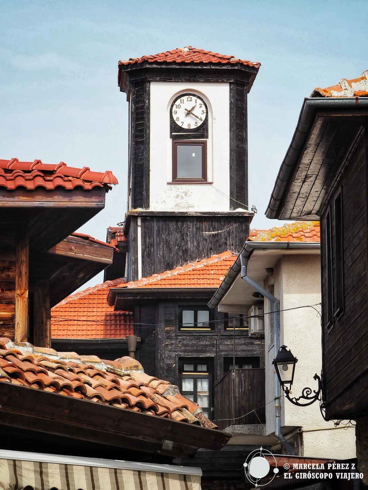 Torre con reloj en Nesebar