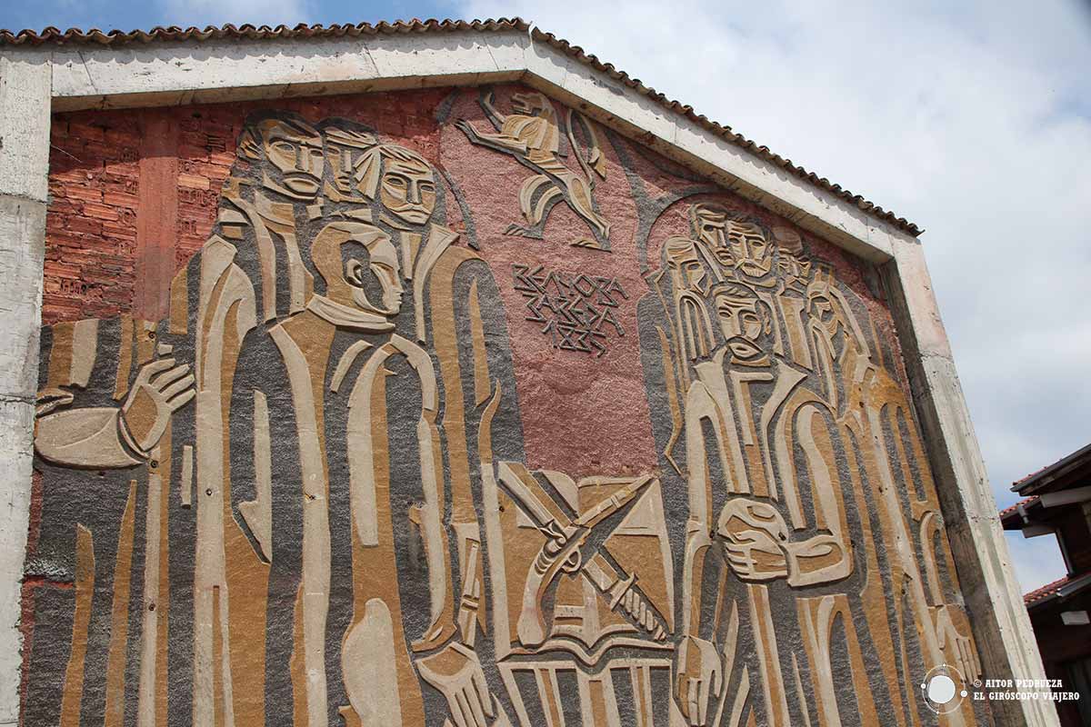 En Veliko Tarnovo es muchas casas decoradas con murales