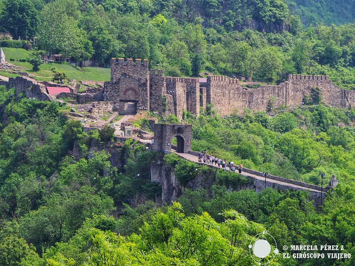 Puerta Monumental que da acceso a la fortaleza de Veliko Tarnovo