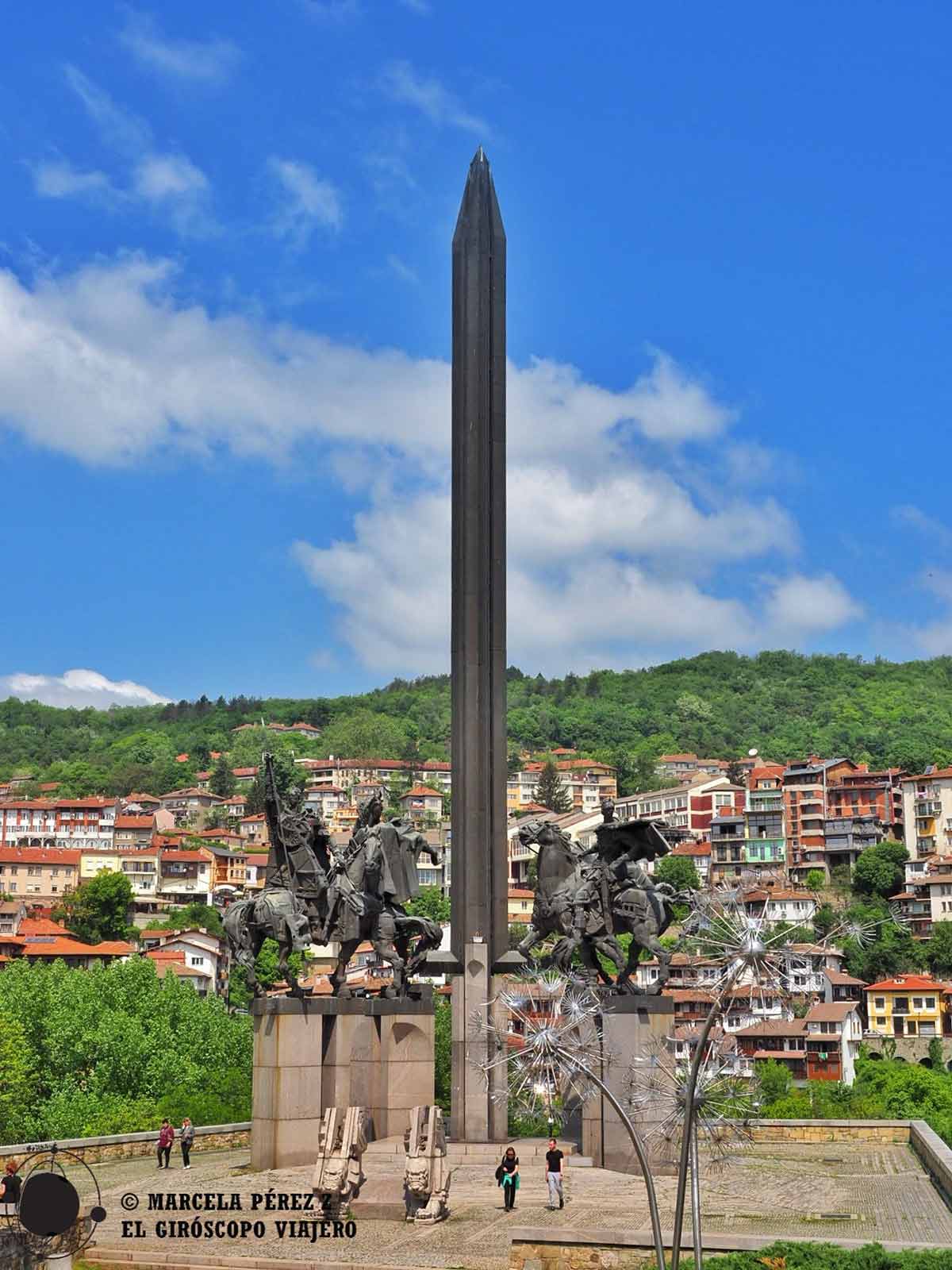 Monumento Asenevtsi en Veliko Tarnovo