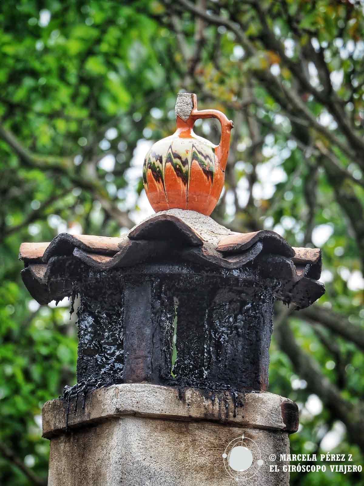 Curiosas chimenea en las casas del pueblo de Arbanasi